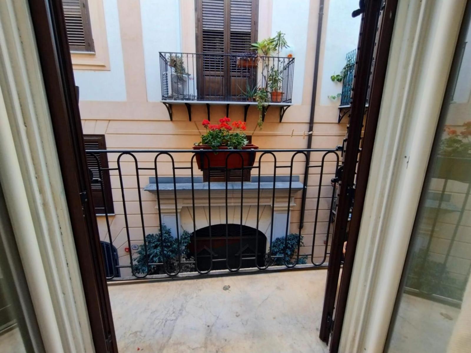 Domus Vetriera Appartement Palermo Buitenkant foto